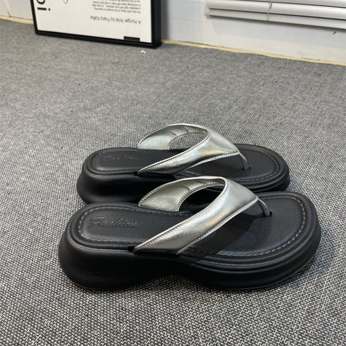 Damer elegante tætsiddende sandaler med komfortabelt fodseng og moderne metal-design Stilla