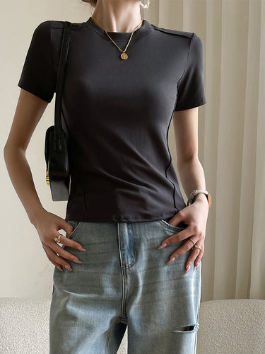 Dame figursyet T-shirt med kort arm og elastisk materiale Stilla