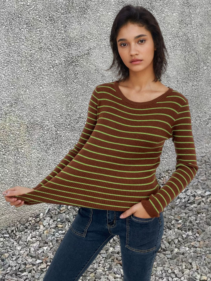 Kvindernes ribbet sweater med stribet design og forlængede ærmer Stilla