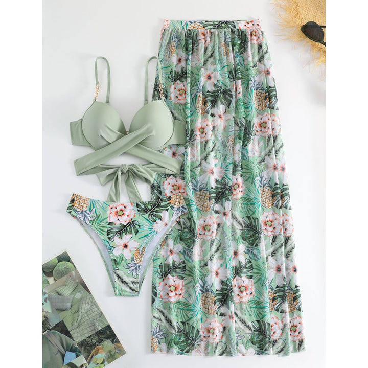 Dame bikini sæt med floral indpakningsskørt og moderigtigt overdel Skovae