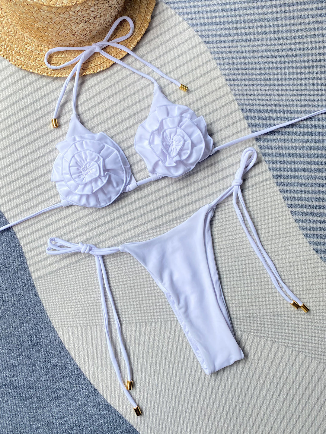 Dame Triangel-Bikini med voluminøse blomsterapplikationer og smalle stropper Stilla