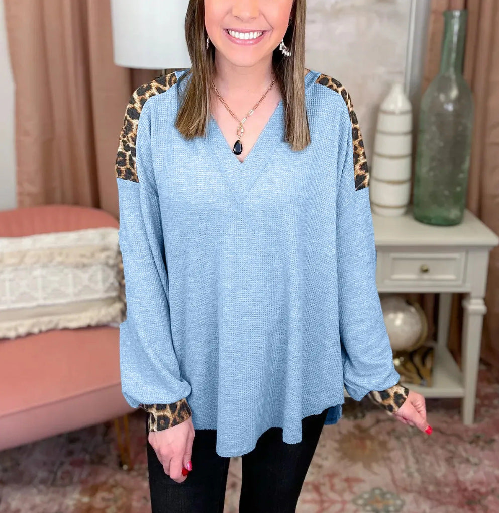 Dame afslappet V-hals bluse med dyreprint Stilla