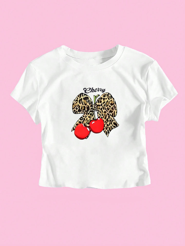 Dame Crop-T-Shirt med legesygt leopardbåndmotiv og frugtagtig print Skovae