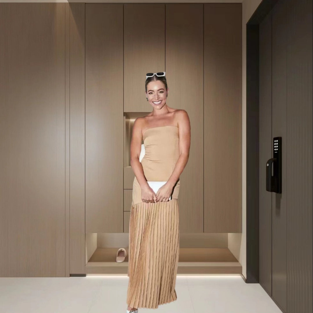 Dame Maxikjole med asymmetrisk snit og elegant drapering Stilla