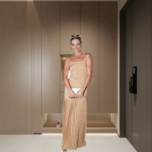 Dame Maxikjole med asymmetrisk snit og elegant drapering Stilla