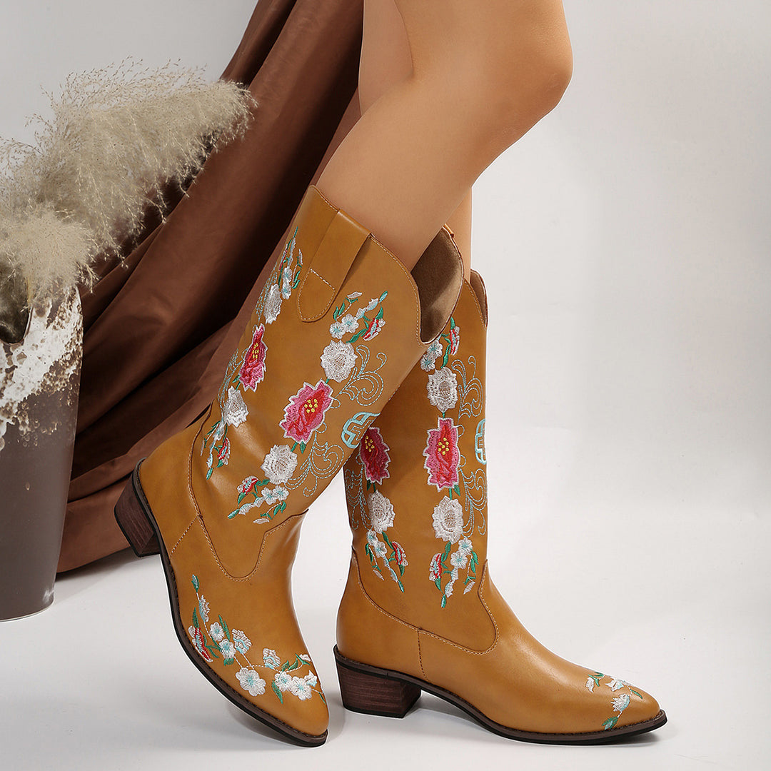 Dame cowboy støvler med blomster broderier og moderigtige blokhæle Stilla