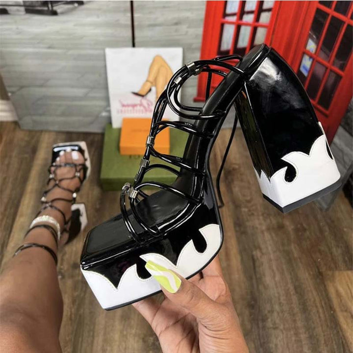 Femme Chunky Plattform-blokhælsandaler med strop-design Stilla