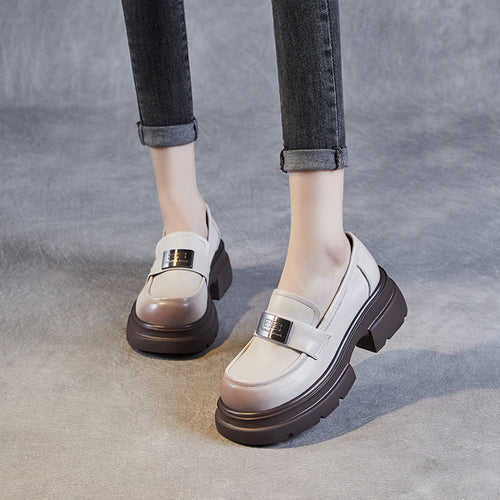Femme Chunky Platform Støvle med dekorativ metallakcent Stilla