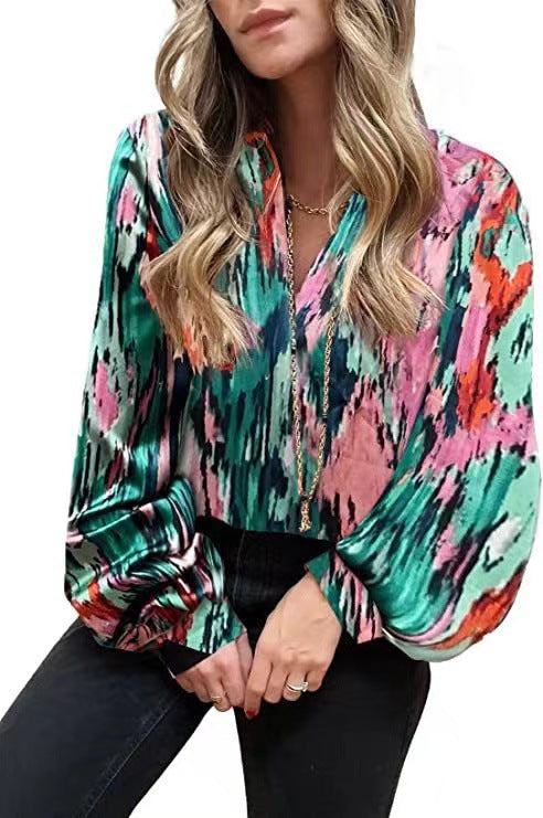 Dame elegant bluse med farverigt mønster og løse ærmer Stilla