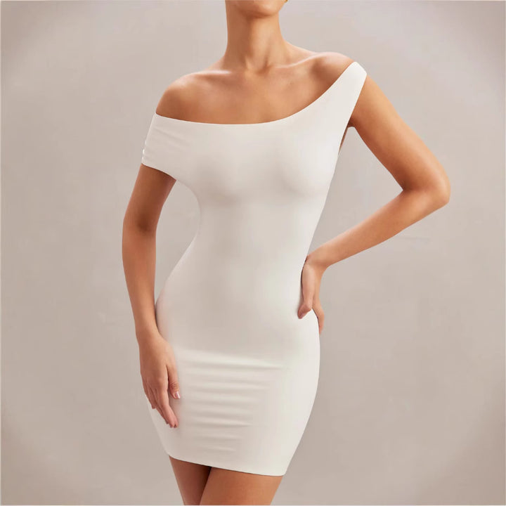 Dame Bodycon Minikjole med elegant udskæring og figursyet snit Stilla