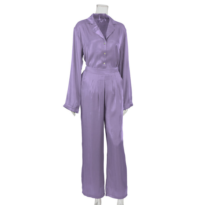 Dame Satin Pyjamasæt med elegant snit og knapdetaljer Stilla