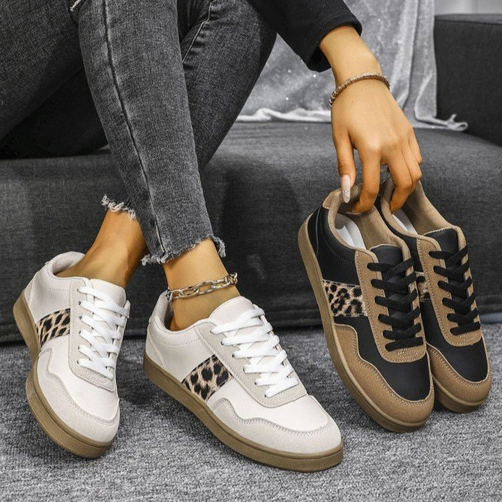 Dame Sneakers i moderne dyreprint design med behagelig sål Stilla