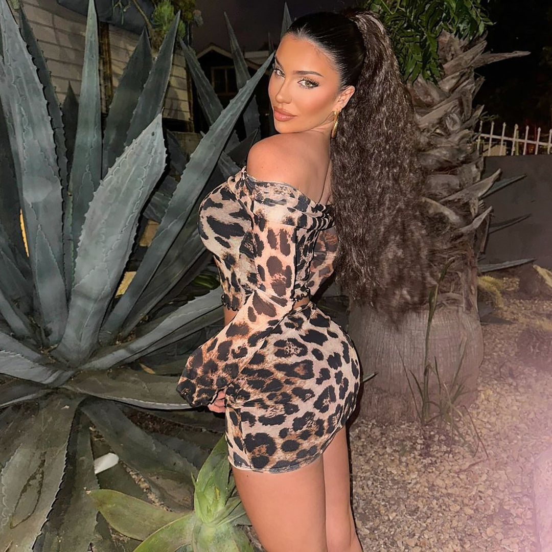 Dame Elegant og tætsiddende Off-Shoulder Outfit i unikt leopardmønster Stilla