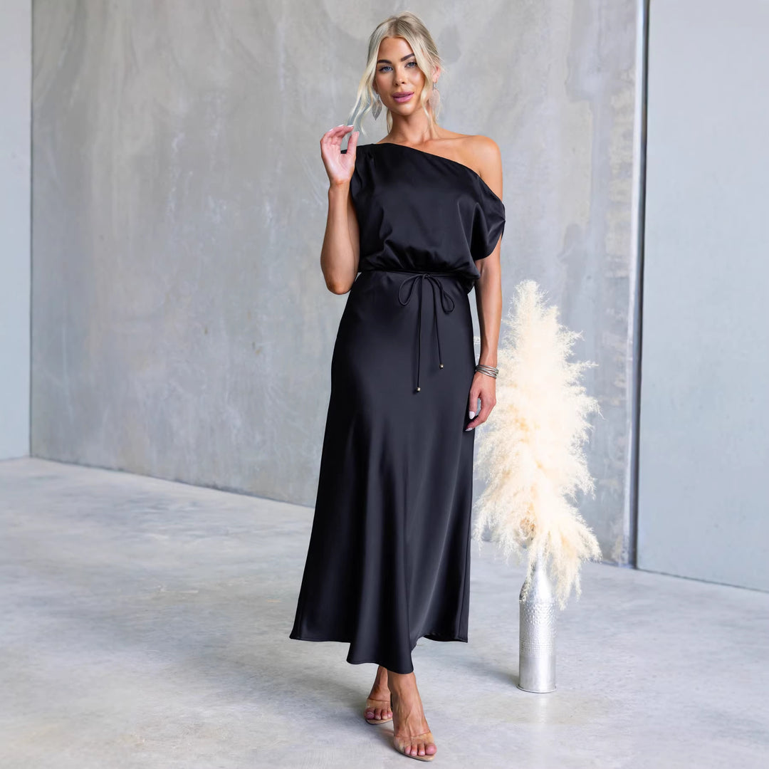 Ladies Maxi Kjole med Off-Shoulder Design og Elastisk Talje Skovae