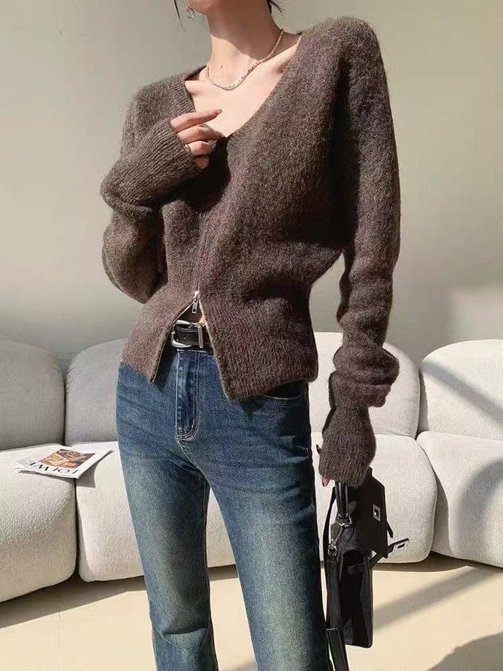Damer fashionable cardigan med dyb V-hals og lynlås Stilla