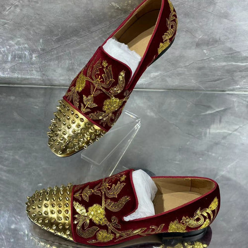 Femme Broderede Slippers med Nitte-detaljer Stilla