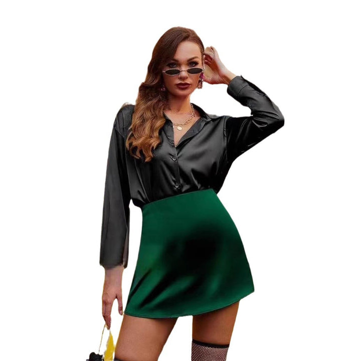 Dame satin mini nederdel med elegant snit og flydende fald Stilla