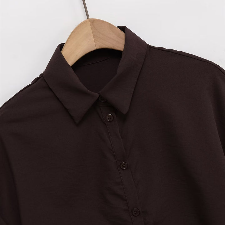 Dame kortærmet bluse med knudedetalje og elegant snit Skovae