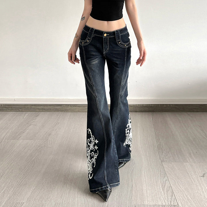 Dame jeans med udvidet ben og elegant broderi Skovae