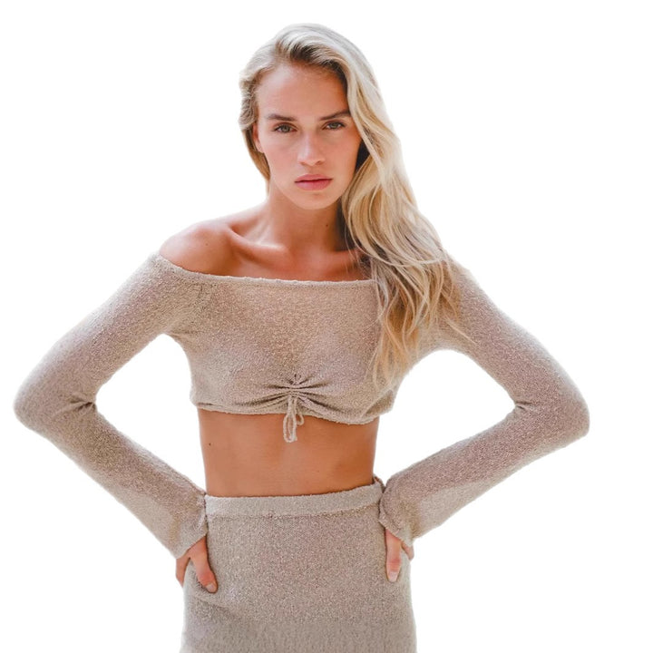 Dame strikketop med off-shoulder design og snortræk Stilla