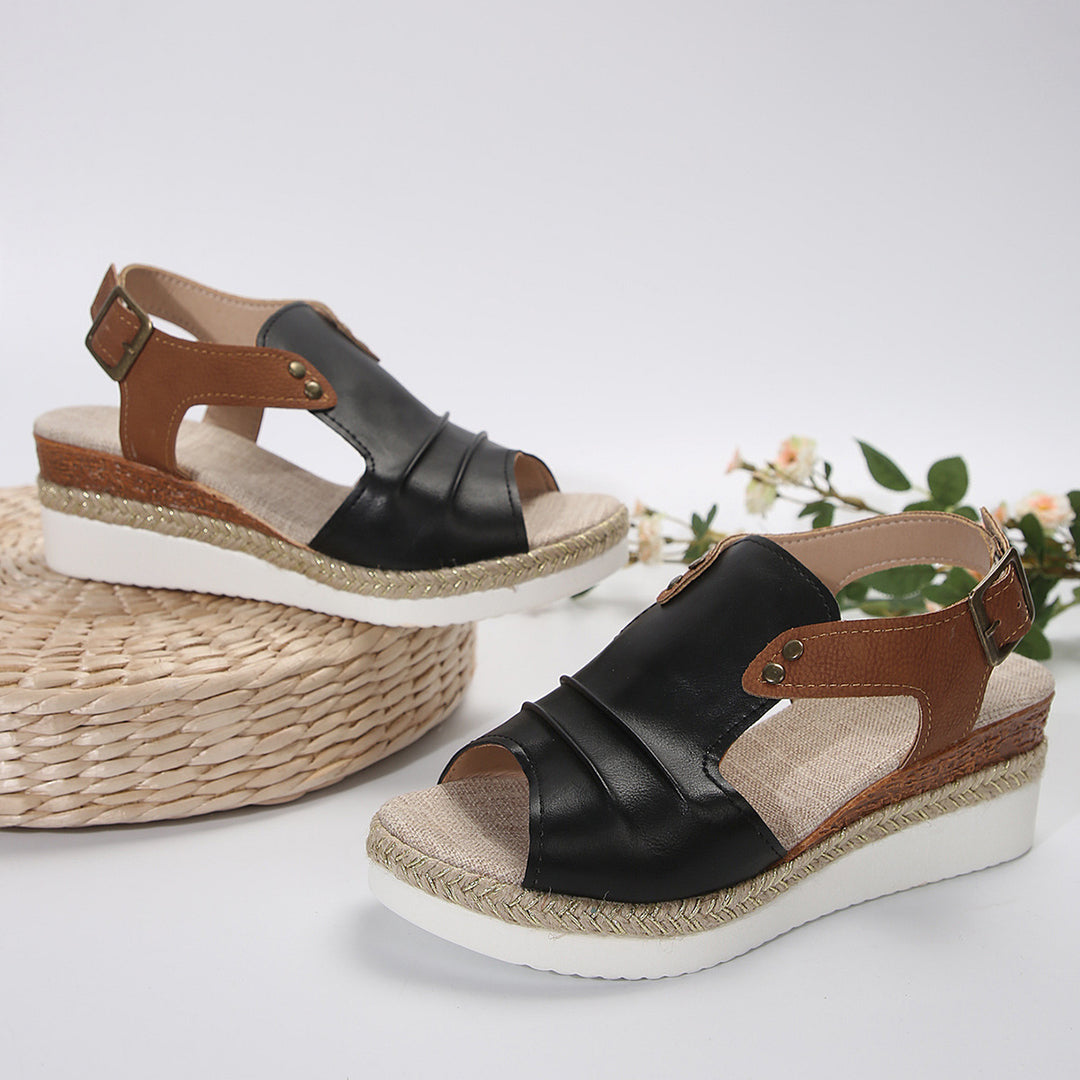 Dame Plateau-sandaler med justerbart rem-design og elegant glans Stilla