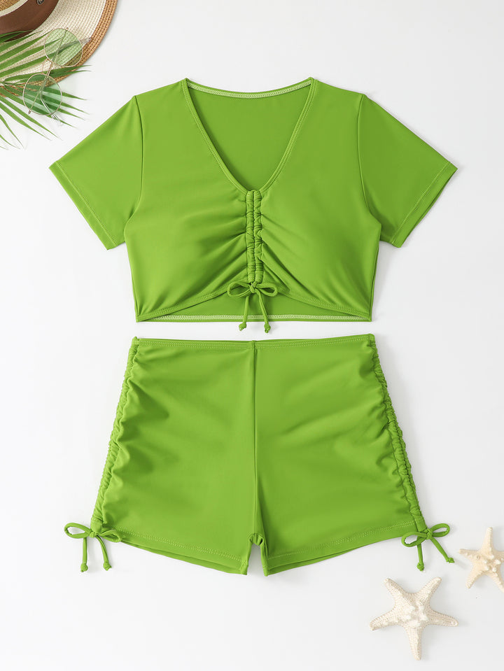 Dame bikini top med moderne snøre design og højtaljerede shorts Skovae