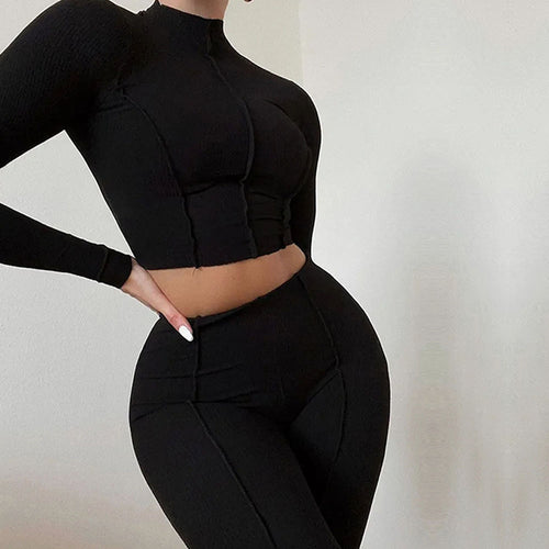 Kvinders sporty sæt med en figur-venlig pasform og lange ærmer Stilla