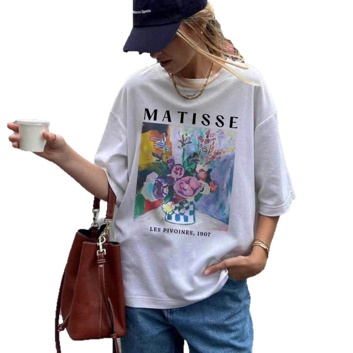 Dame T-shirt med kunstnerisk grafisk tryk og afslappet snit Skovae