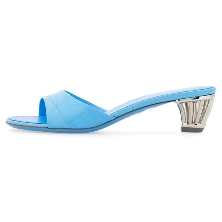 Femme Open-Toe Slide-Heels med moderne metallic detalje Stilla