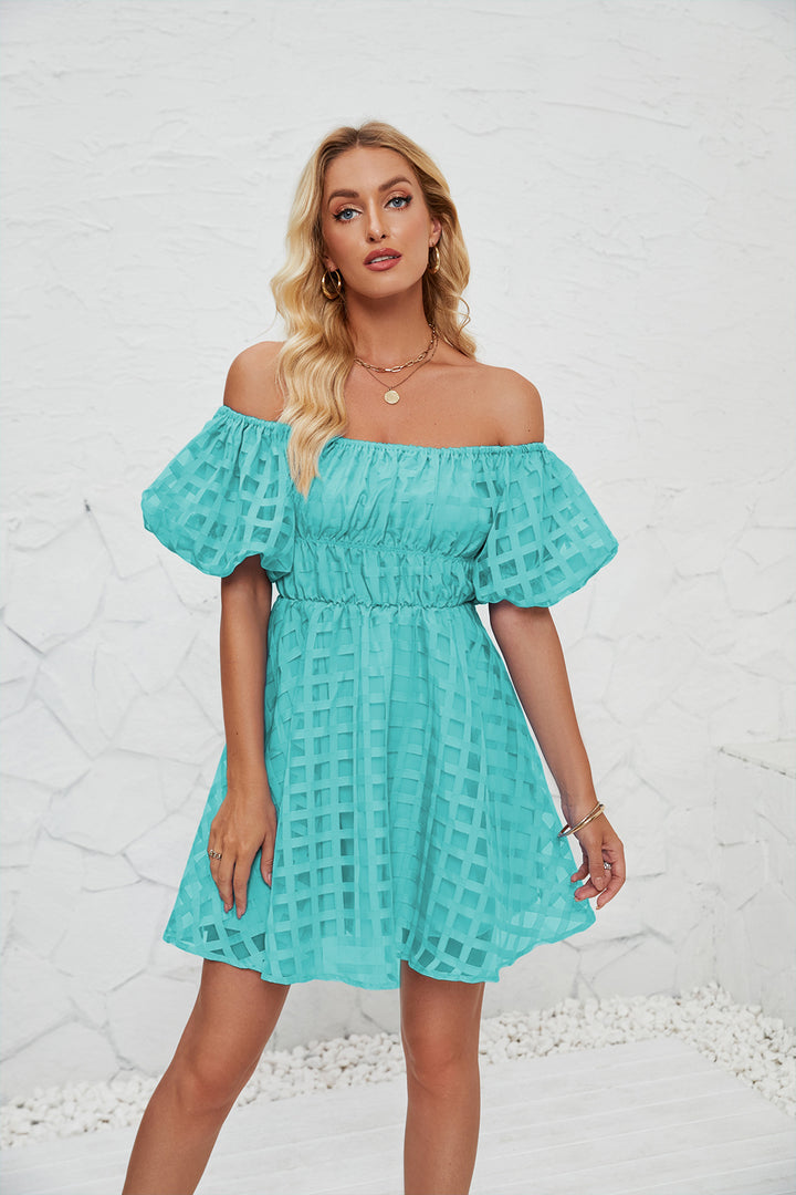 Dame Off-Shoulder Minikjole med ruffledetaljer og elastisk talje Stilla