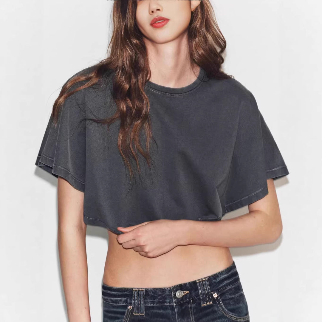 Dame cropped T-shirt med bredt skårne ærmer og blødt bomuldsstof Skovae