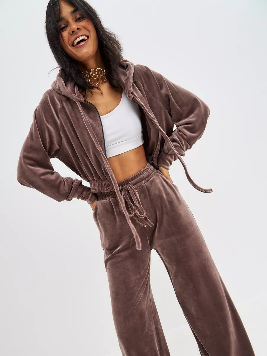 Dame fritids-velour sæt med figursyet hoodie og rummelige bukser Stilla