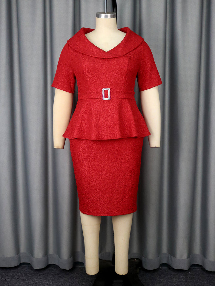 Dame figurtilpasset Peplum-kjole med raffineret taljering