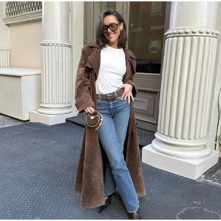 Kvinders elegante og tidløse ruskinds trench coat Stilla