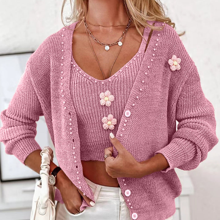 Dame moderigtig strikcardigan med florale applikationer og perle detaljer Stilla