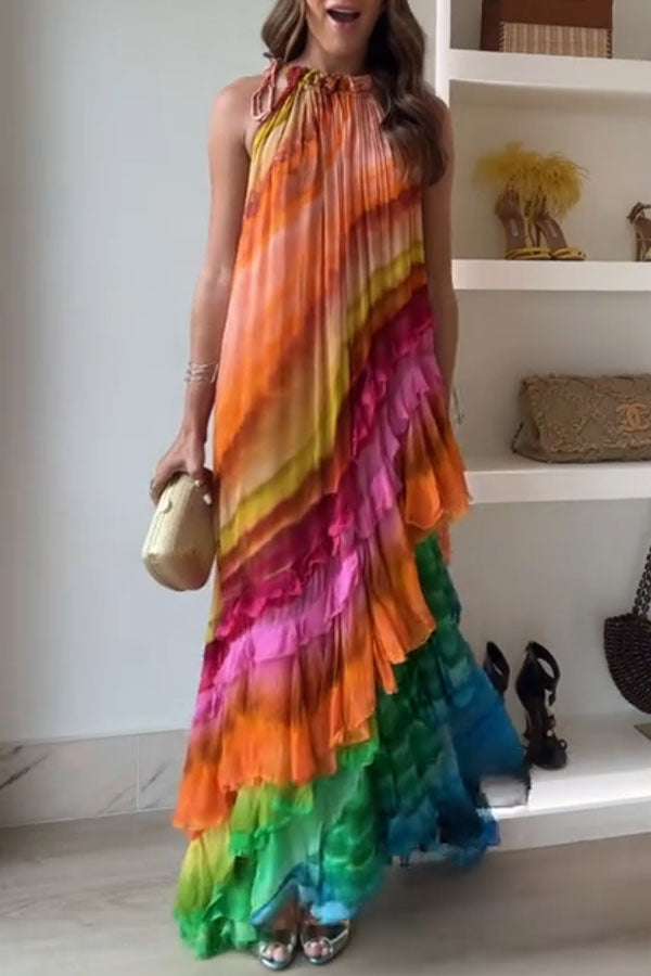 Dame Maxi-kjole med elegante draperinger og farverig lag-på-lag look Stiila