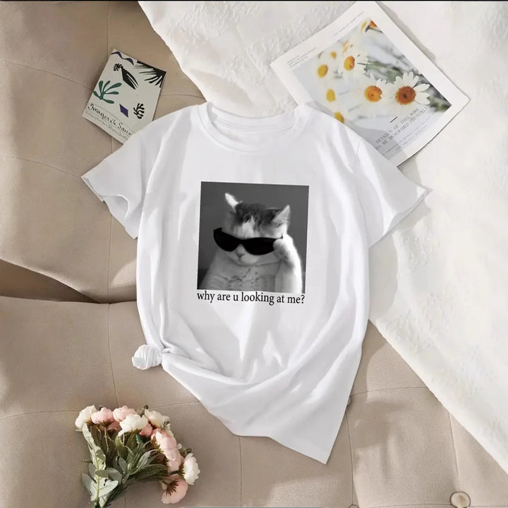 Dame T-shirt med kreativ kattedesign og humoristisk sætning Stilla