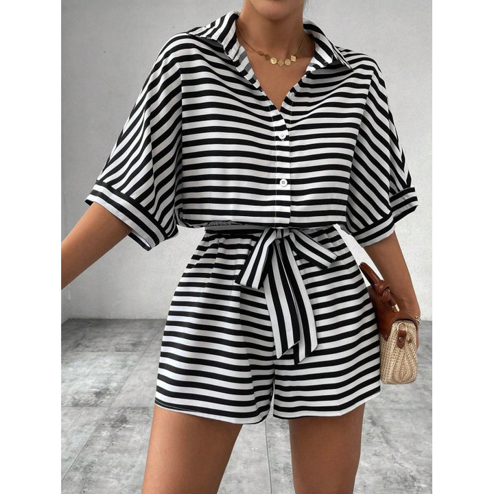 Dame Boxy-shirt og shorts-sæt med stribet design Stilla
