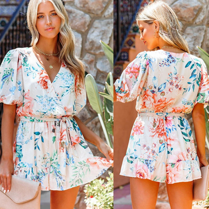 Femme Floral Print Mini-Overall med Flæsekant Stilla