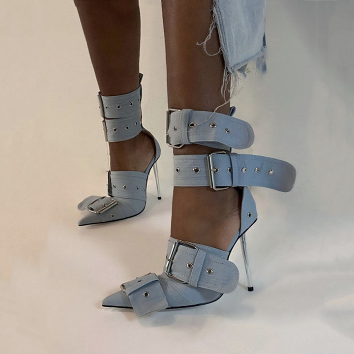 Femme Metallic Stiletto-hæle med dekorerende spænde-detaljer Stilla