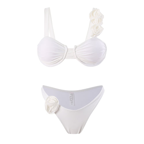 Damebikini med moderne rynkedetaljer og feminine blomsterapplikationer Stilla