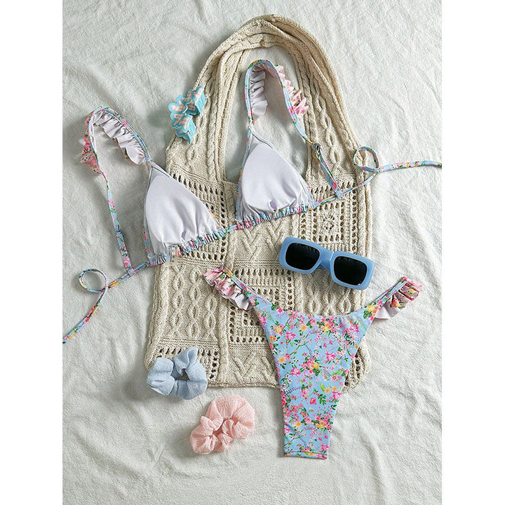 Dame triangel-bikini med legesygt blomsterdesign og flæse detaljer Skovae