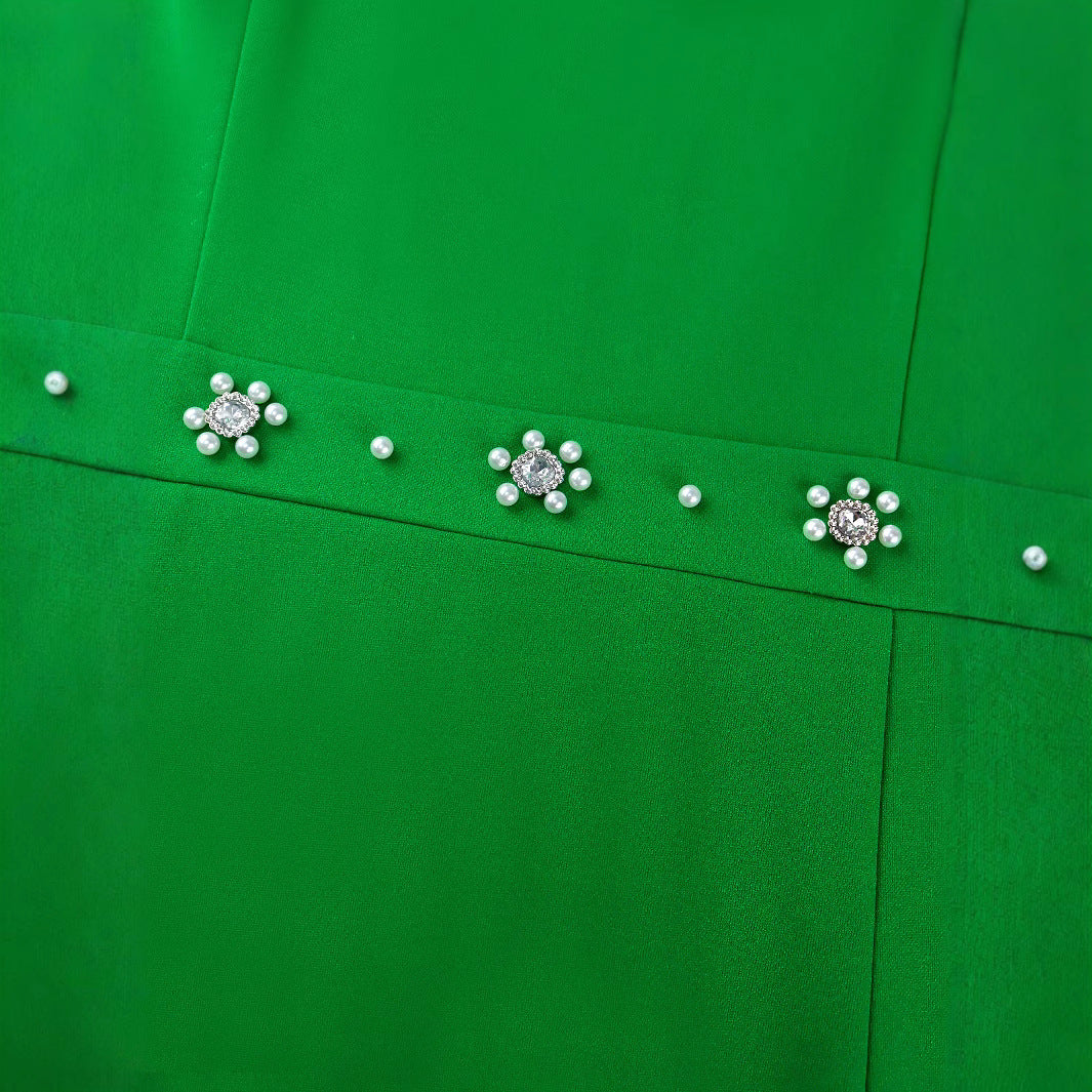 Dame Elegant kjole med asymmetrisk cut-outs og blomsterlige accenter Skovae