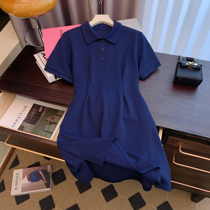 Femme Classic Polo kjole med knapdetaljer og sideslidser Stilla