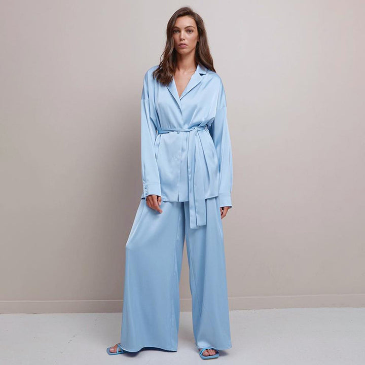 Dame Satin Pyjamas Sæt med smuk Bælte og elegant Knapdetalje Stilla