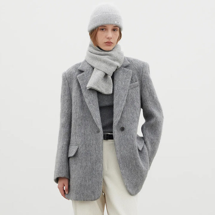 Kvinders elegante og hyggelige uldblazer med moderne snit Stilla