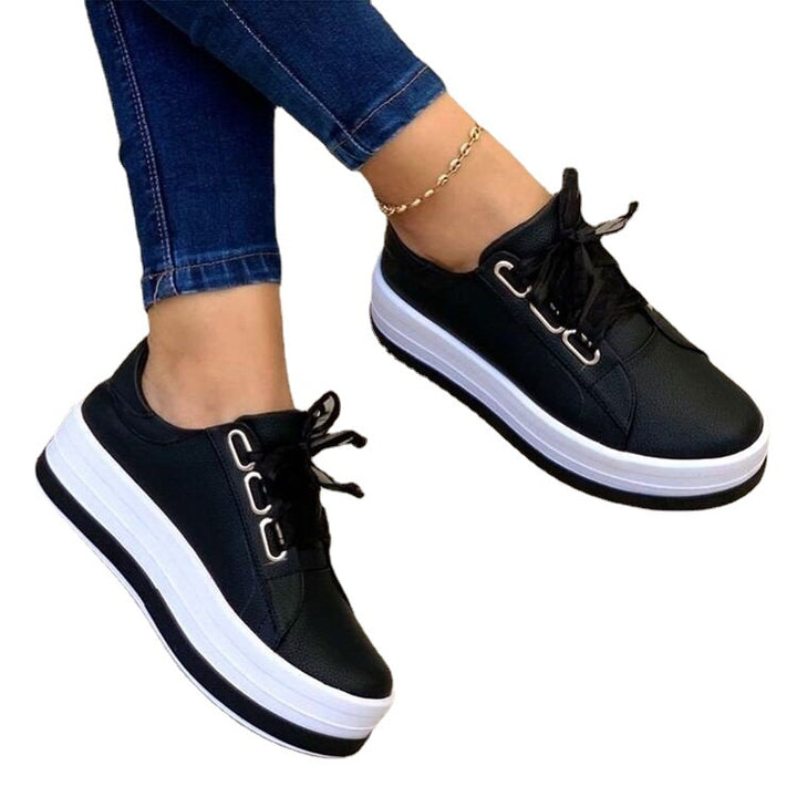 Dame Sporty Plateau Sneakers med skinnende overflade og moderne snørebånd Stilla