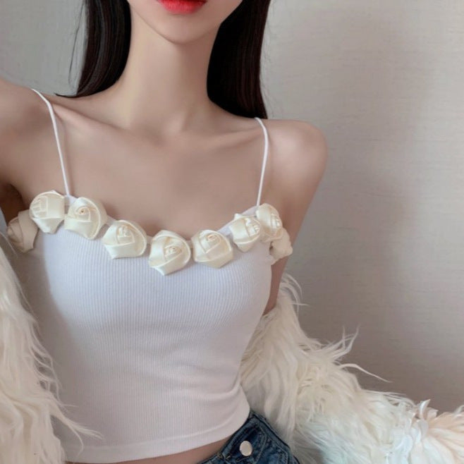 Dame Crop-Top med dekorativt rosen-design og fine stropper Stilla