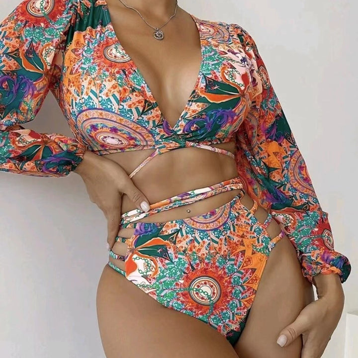 Dame bikini sæt med moderigtige cut-outs og lange ærmer Stilla