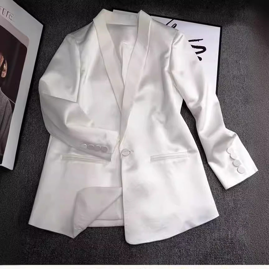 Dame elegant satin blazer med moderne detaljer Stilla